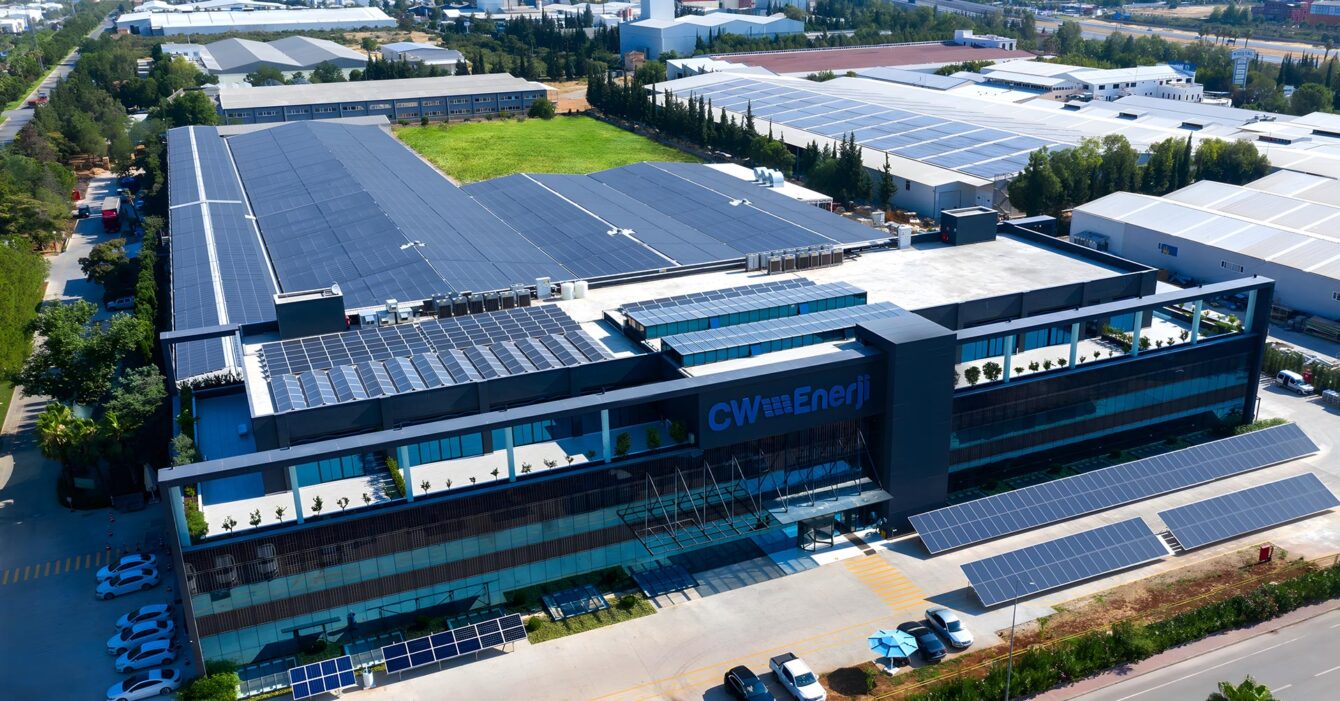 cw-enerji-güneş-paneli-temizliği-Cfsgroup