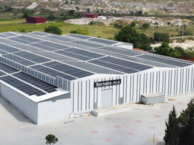 sorteks-güneş-paneli-temizliği-Cfsgroup